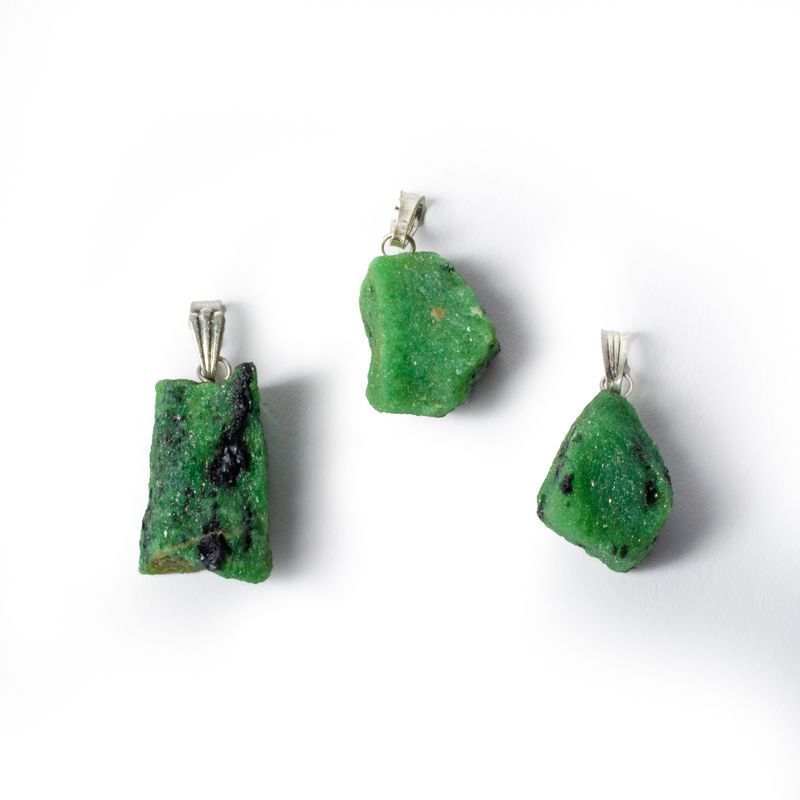Ruby In Zoisite (Anyolite) Rough Gemstone Pendant -- ±2.5Cm 3 Pc.