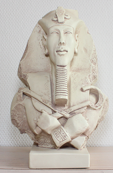 Byst Av Akhenaton