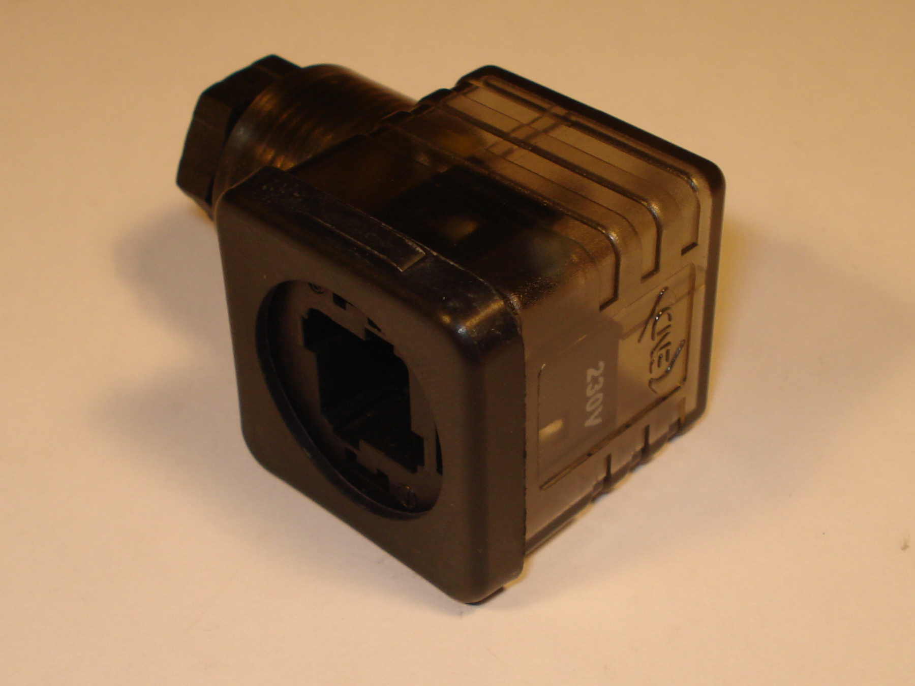 Cable socket 230V AC/DC square