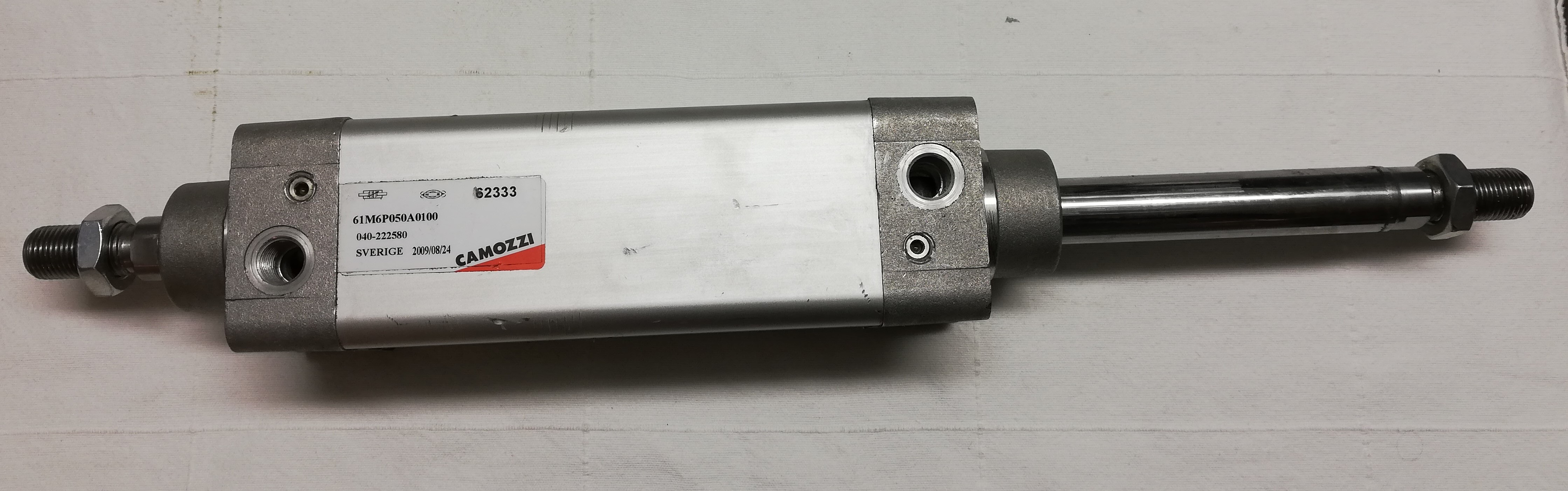 61M6P050A0100 Cylinder through piston rod