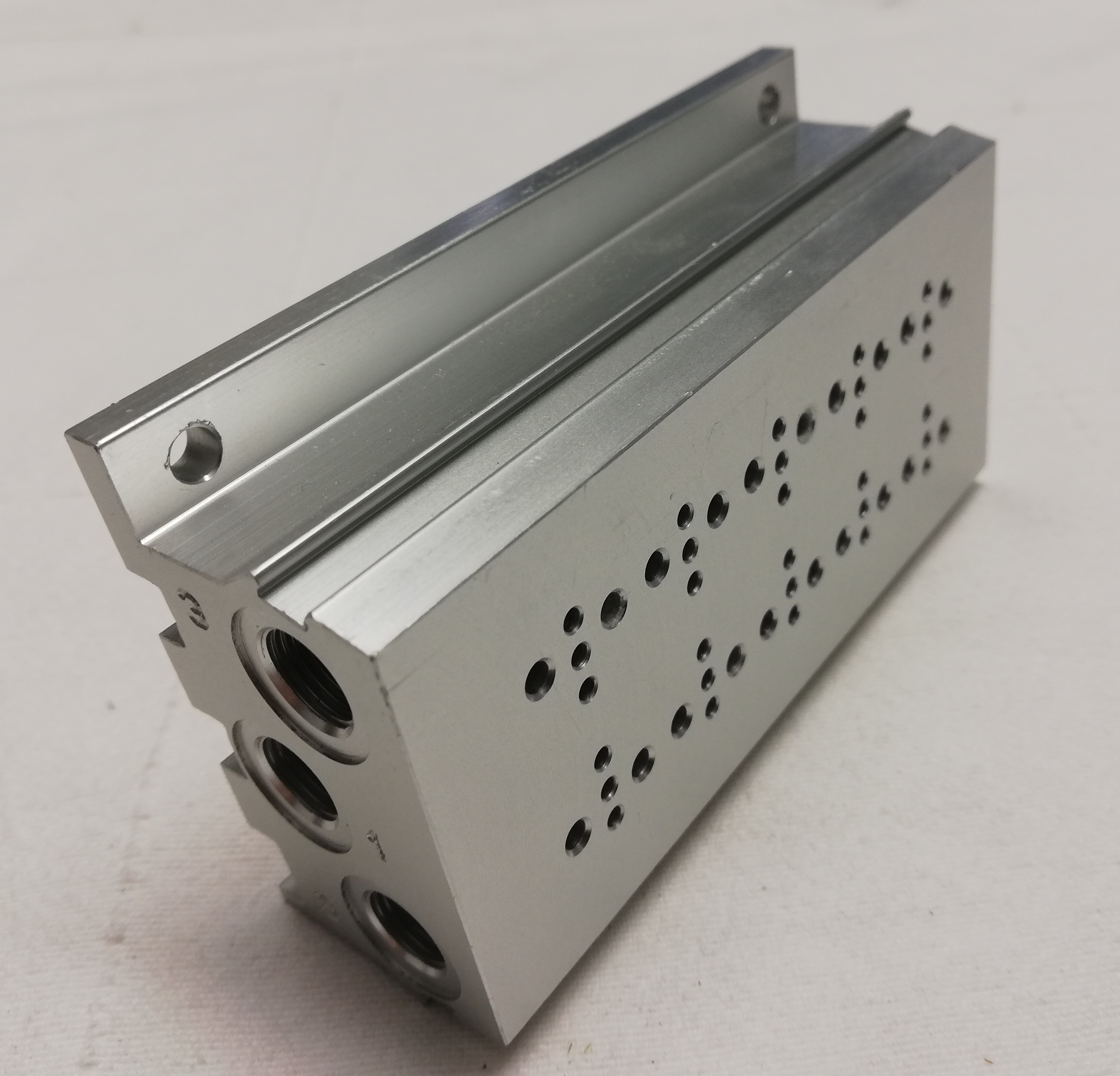 P210-08 Ventilplatta till 9 låda Montageplatta
