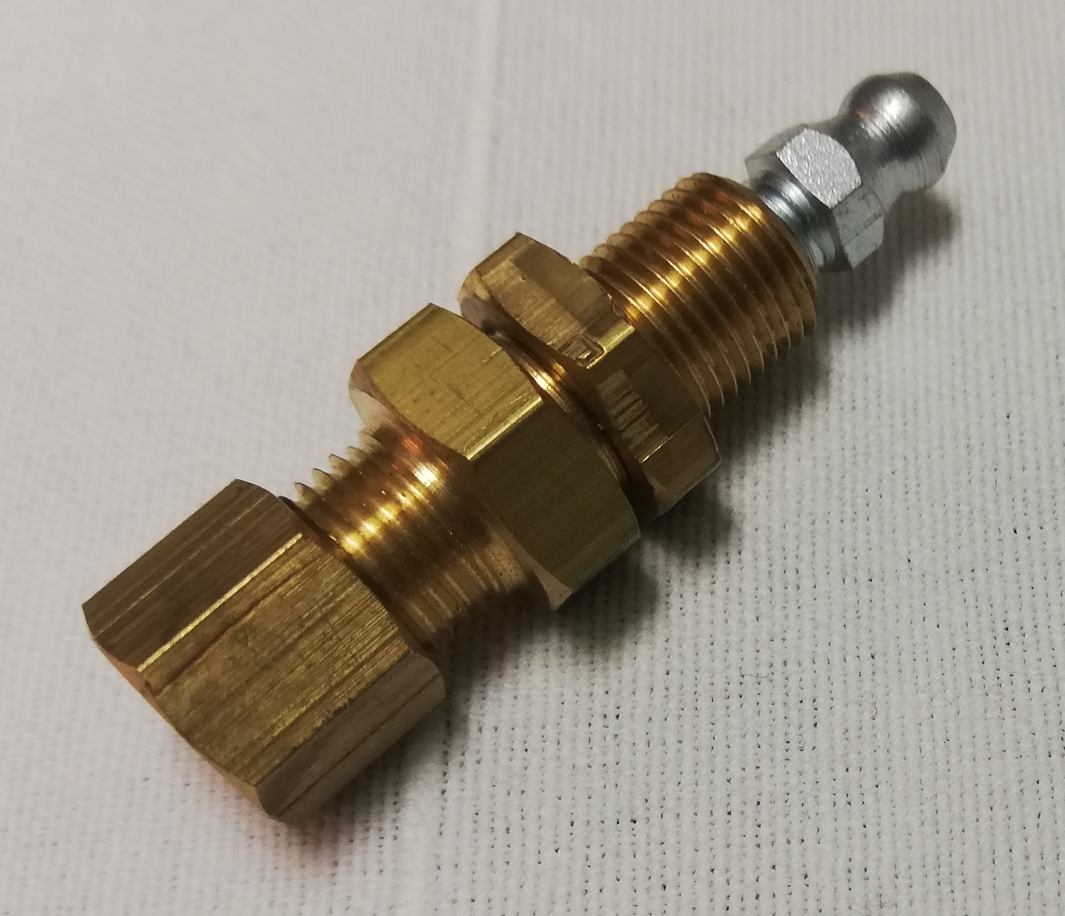 Straight lubrication coupling out, brass Lubricating coupling 5-r1 / 8