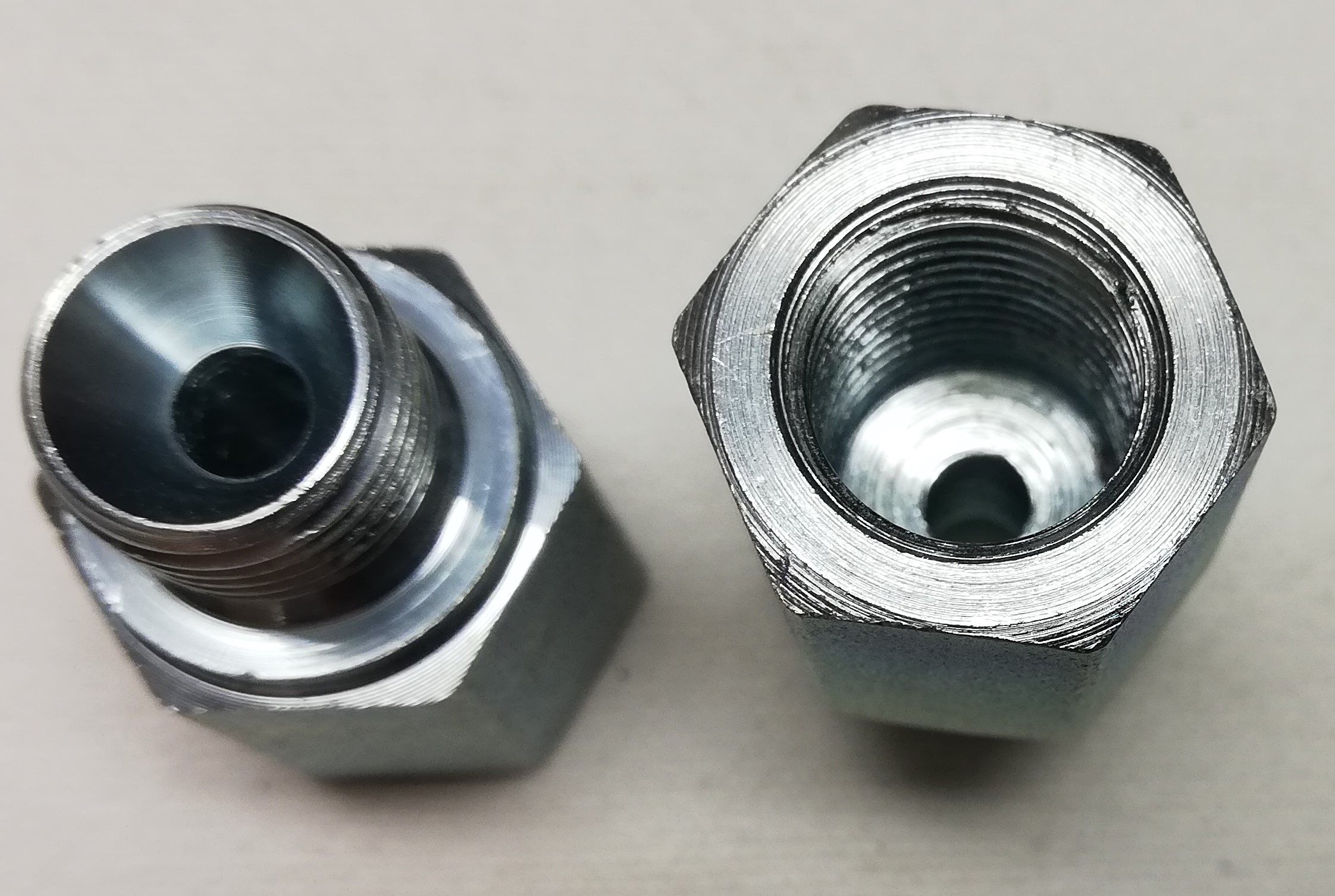 Adapter 1/4 "inv - 1/4" output