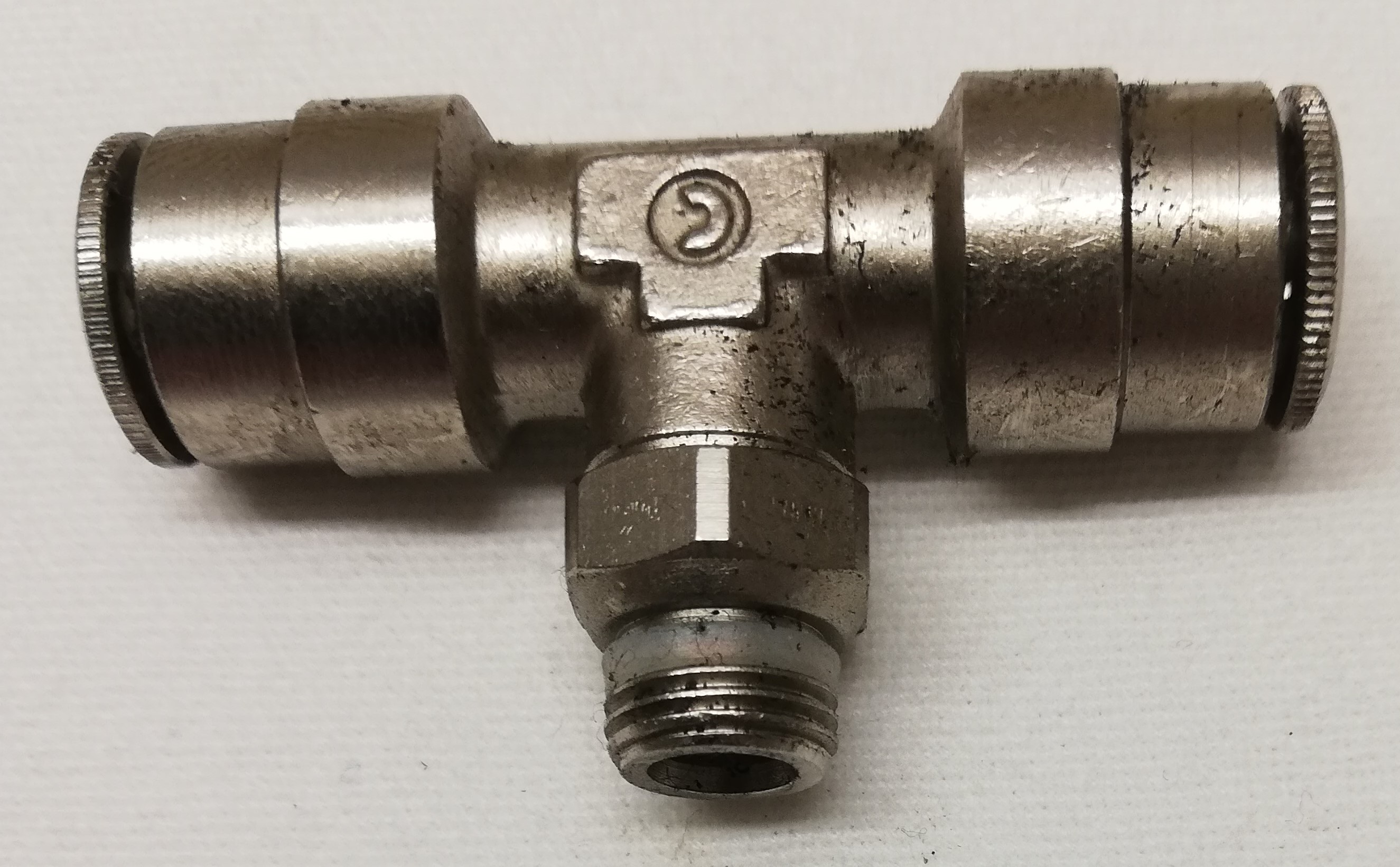 S6430 8-1 / 8 T-connector