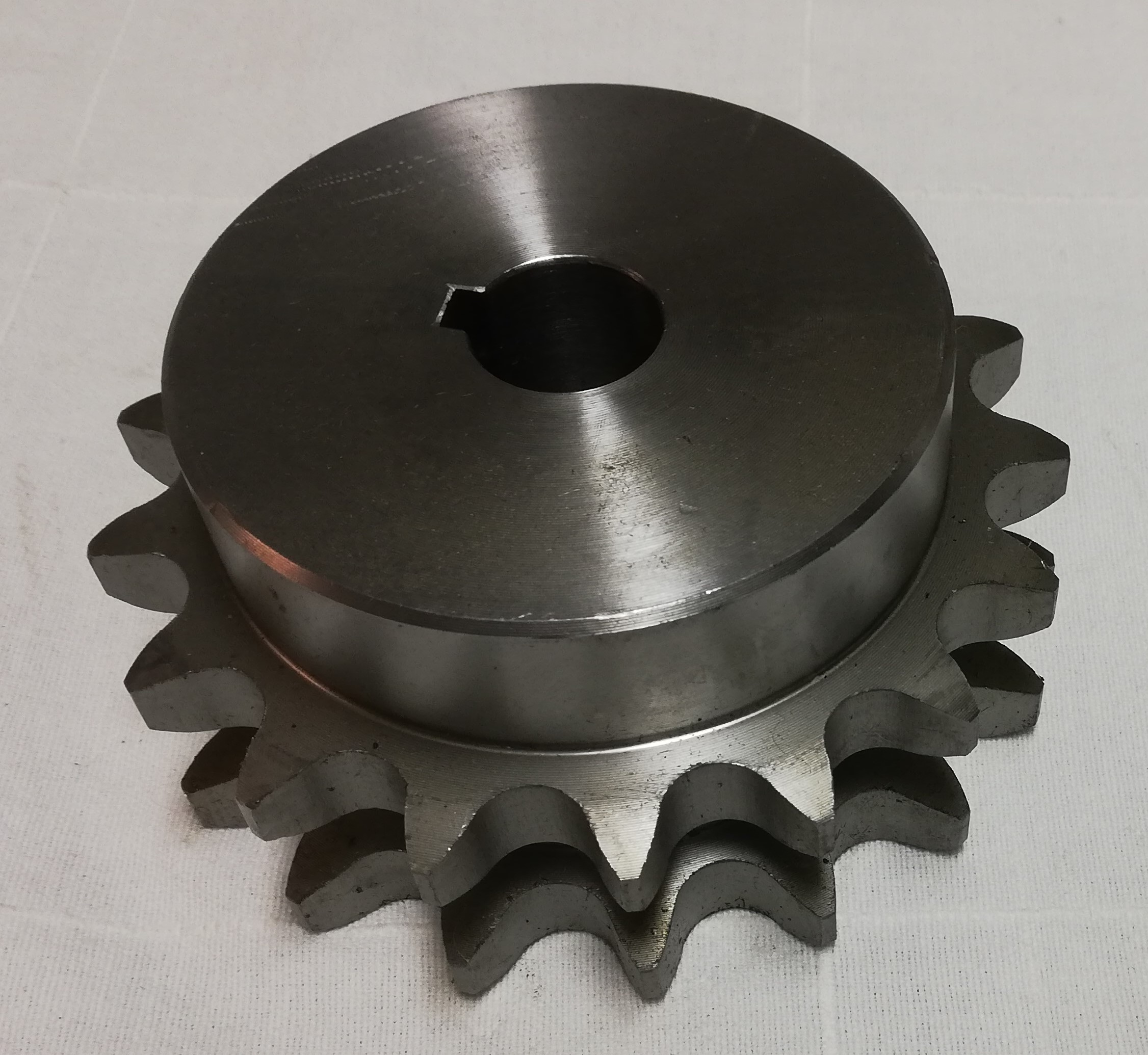 Hub chain wheel 3/4 "duplex z17 ø20 keyway stop screw