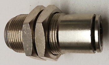 6590 10 Skottgenomföring