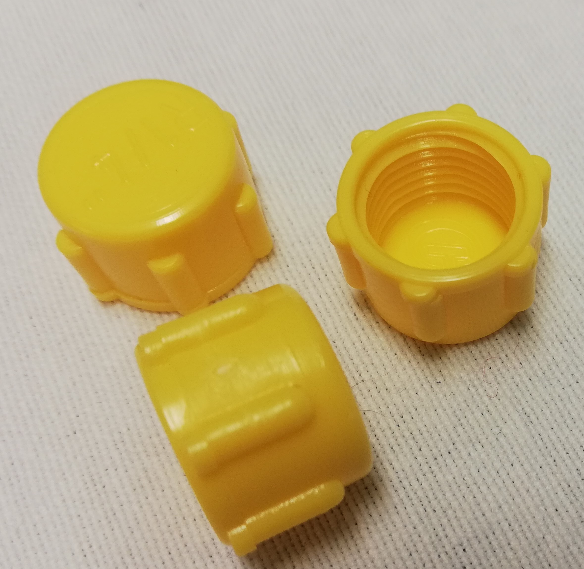 Plastic hat 1/4 ins