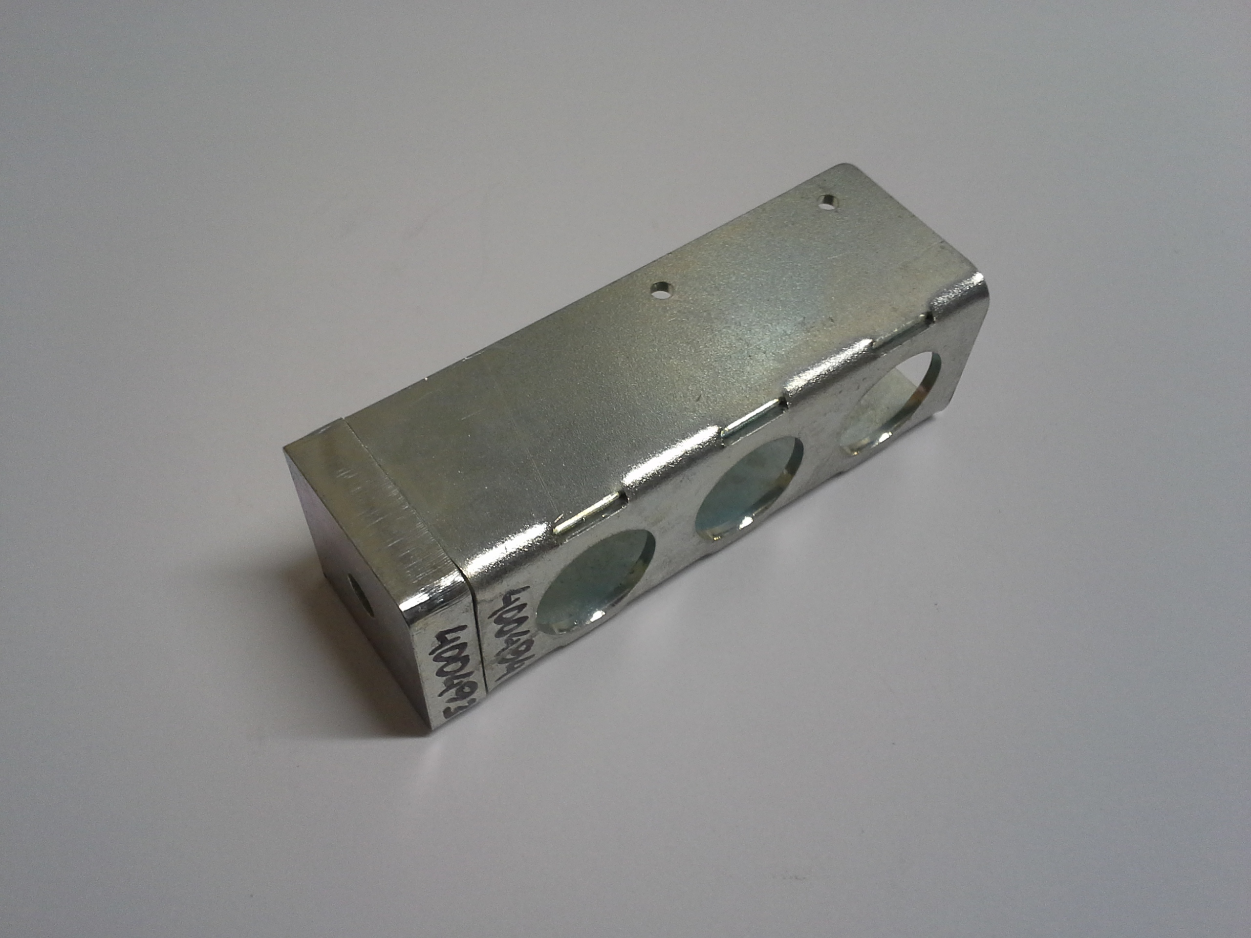 Standard Sensor Bracket DLS/M18