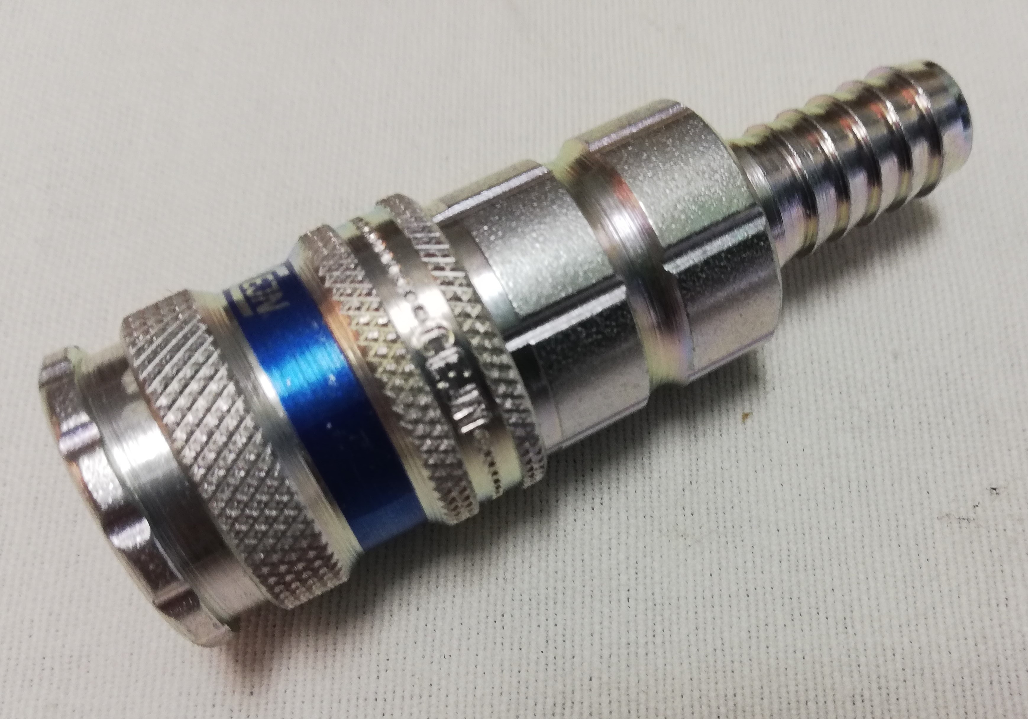 CEJN eSafe 320 med slanganslutning 3/8"