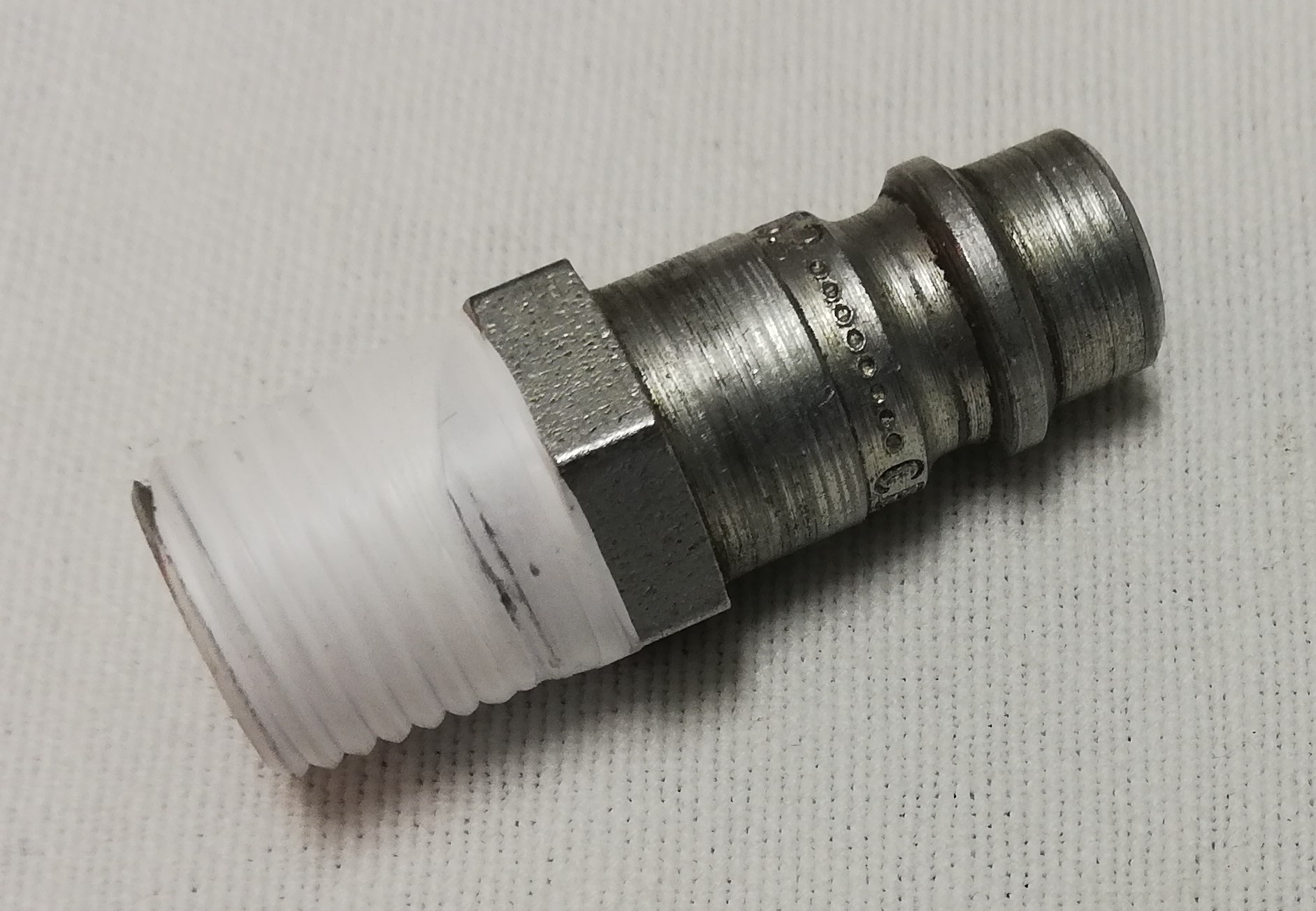 CEJN Nippel 320 med utvändig gänga 1/4" 5152