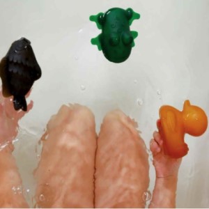 Badelegetøj i naturgummi