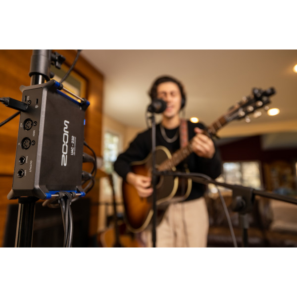 Zoom UAC-232 32-bit Float Audio Interface - 19