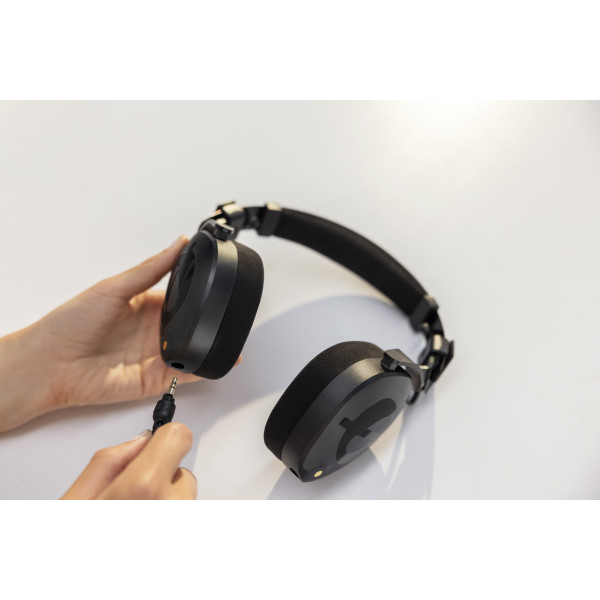 RODE NTH-100 Professional Over-ear Headphones - 11