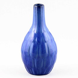 アンナ・リサ・トムソン Adriaシリーズ 　ブルーの蕾の花瓶  1951年