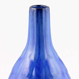 アンナ・リサ・トムソン Adriaシリーズ 　ブルーの蕾の花瓶  1951年