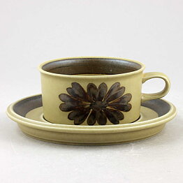 Olga Osol (Tunturi 1960) Yellow Teacup with Brown Flower Decor 12,5 cm  [Sample Images]