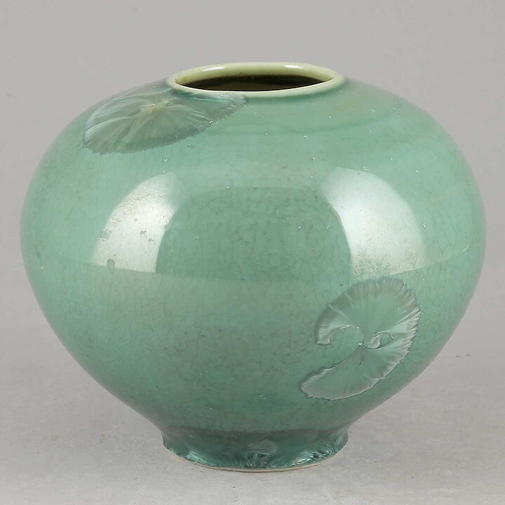 イサク・イサクソン　一点もの！ 薄グリーンの花瓶  2019年  10cm