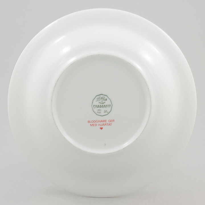 Jackie Lynd (Diamant Blodgivare 1982) Deep Plate with Rowan Decor 21 cm  [Sample Images]
