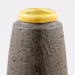 Gunnar Nylund (1959) Brown Vase with Yellow Top 19 cm (2)
