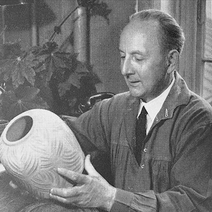 ニルス・ソーソン  Solbjergシリーズ  アールデコ調の白いボウル  海の生き物  17/10cm  1933年  #1872-1602