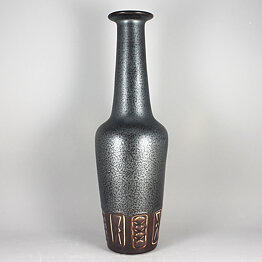 Gunnar Nylund (ASL 1964) Majestic Dark Brown Vase 34 cm