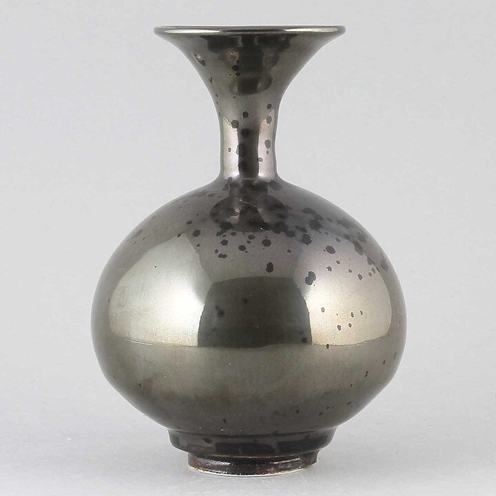 イサク・イサクソン　一点もの！　メタル調の花瓶  2018年  (13.5 cm)