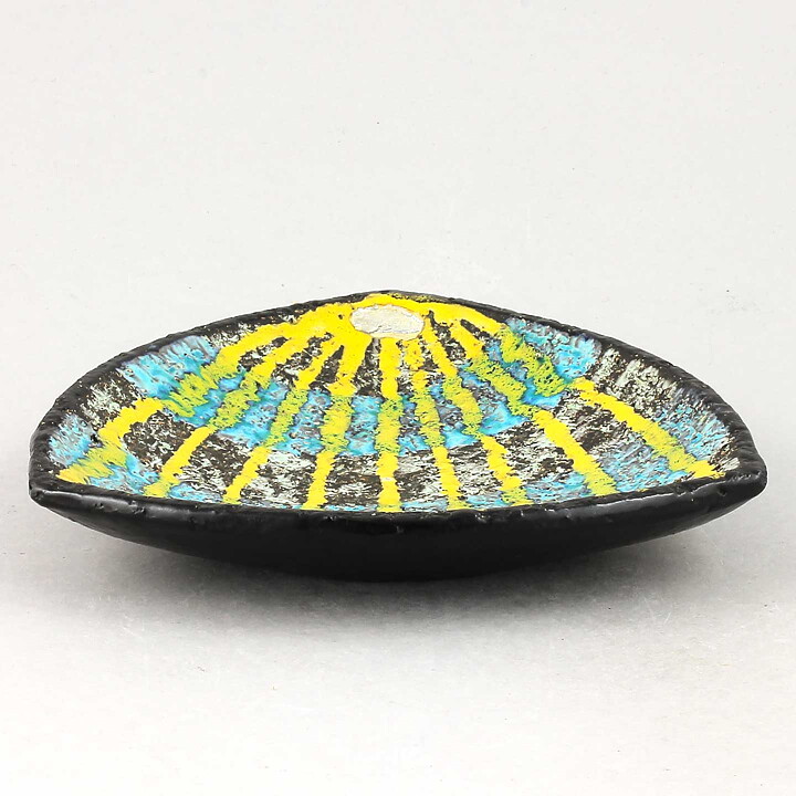 イングリッド・アッターボリ   Fiorellaシリーズ   三角の器  17cm 1958年