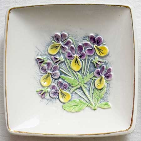 Aimo Nietosvuori Jie Månadsblommor Styvmorsviol (Heart's delight), model 733/5, May