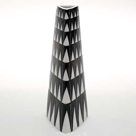 Alf Jarnestad Karlskrona Alfa Triangular vase, height 19 cm