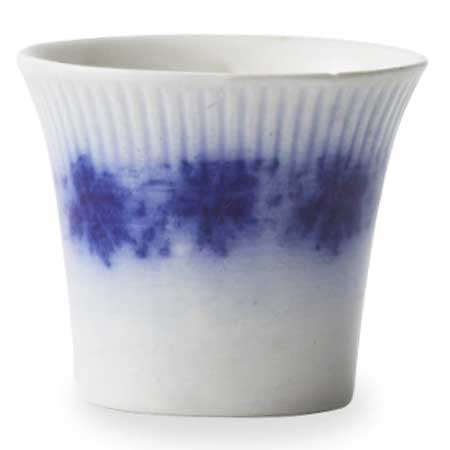 Arthur Percy Rörstrand Vinranka Eggcup, height 4,5 cm
