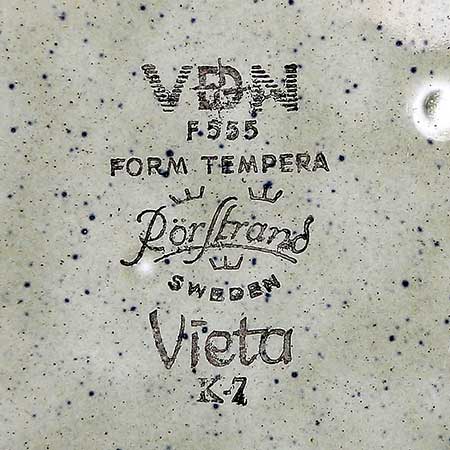 Carl-Harry Stålhane Rörstrand The lower side of a Vieta object