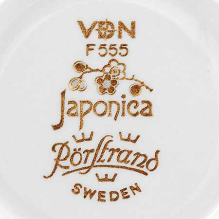 Jackie Lynd Rörstrand Japonica The lower side of a Japonica objects