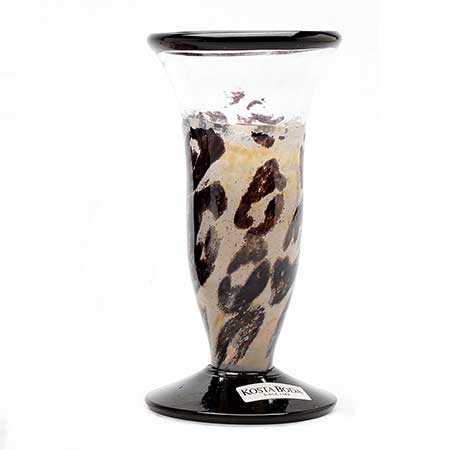 Kjell Engman Kosta Boda Safari Vase. Model 49415. Height 10 cm