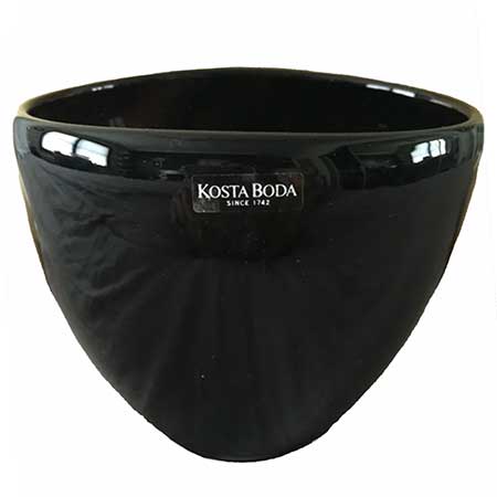 Kjell Engman Kosta Boda Swing Black bowl. Model 58887. Diameter 12 cm