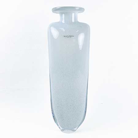Kjell Engman Kosta Boda Swing White vase. Model 48898. Height 26 cm