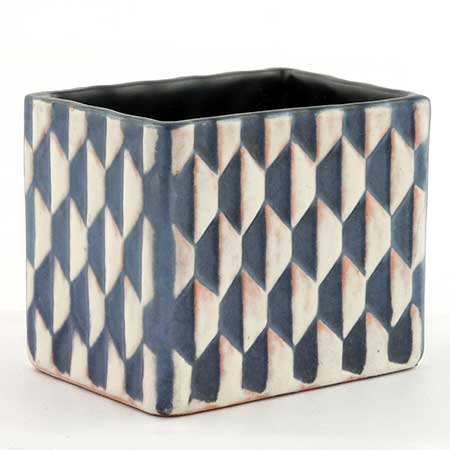 Mari Simmulson Upsala Ekeby Geting Bowl. Model 4349. Length 7 cm