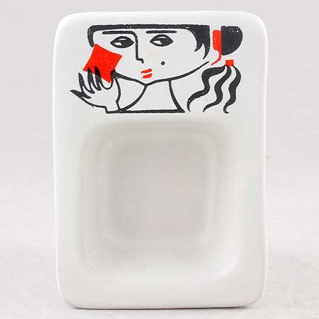 Mari Simmulson Upsala–Ekeby Playing Card Bowls Playing card diamonds. Model 4253. Length 9,5 cm