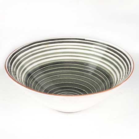 Mari Simmulson Upsala Ekeby Sving Bowl. Model 4164. Length 17 cm