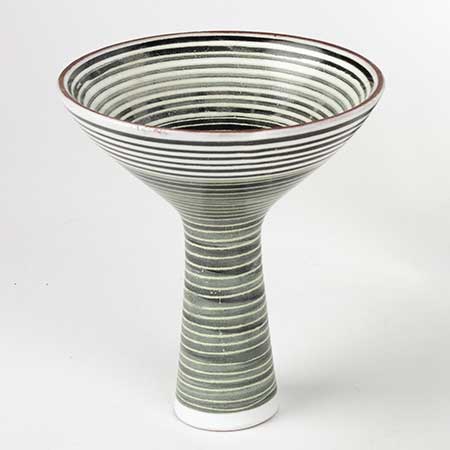 Mari Simmulson Upsala Ekeby Sving Vase. Model 4166. Height 14,5 cm