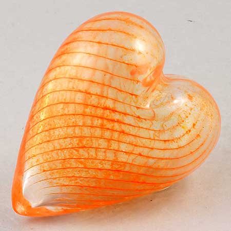 Monica Backström Kosta Boda Fantasia Orange heart, model 99600, length 9,5 cm
