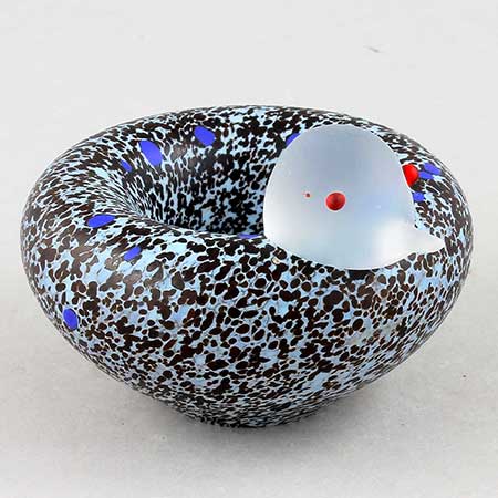 Ulrica Hydman-Vallien Kosta Boda Cocoo Bird bowl, model 50110 , length 10 cm