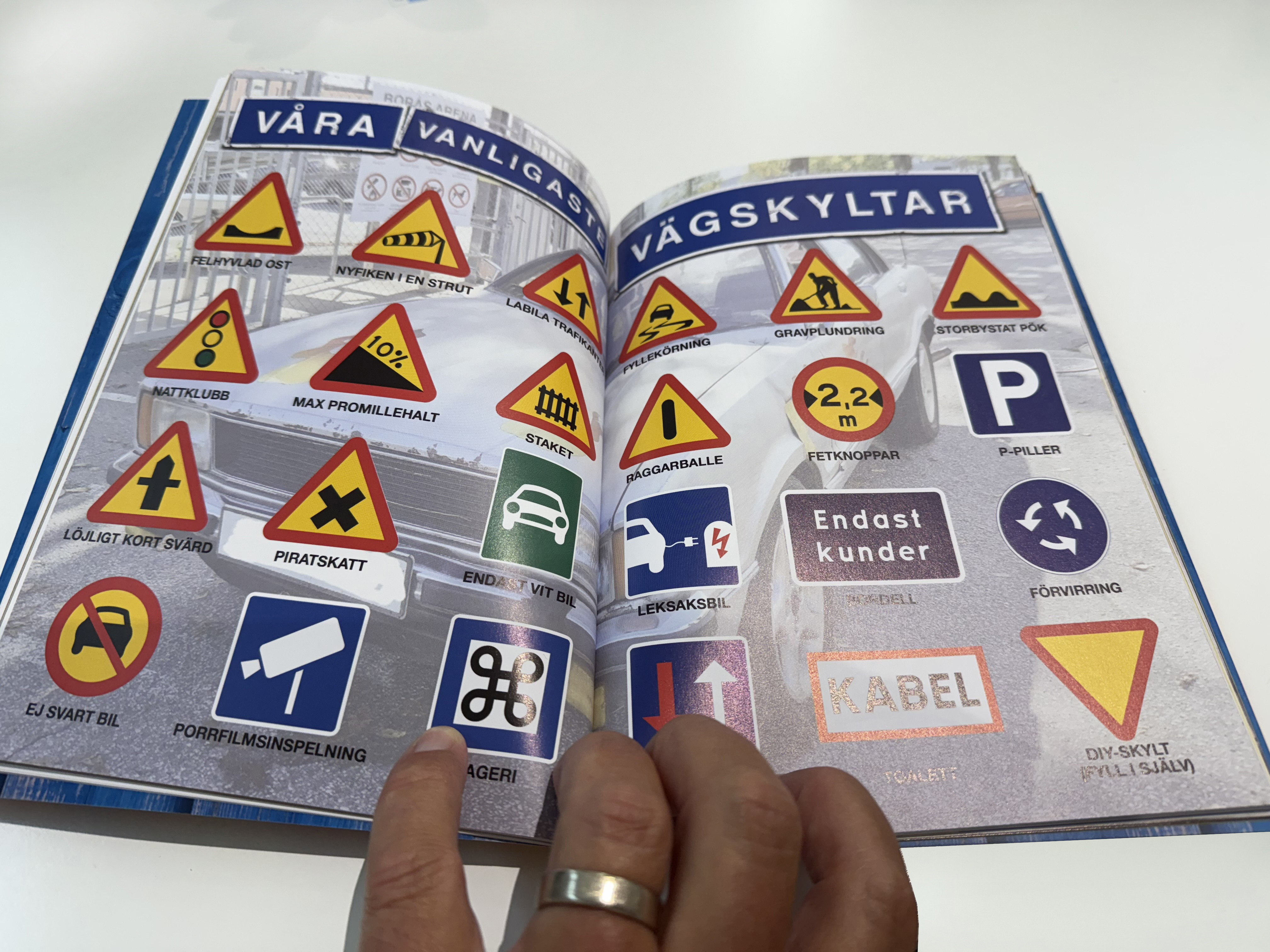 RONNY & RAGGE - INGEN JÄÄLA SKIITBOK (BOK), SIGNED - 4