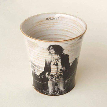 CONNY BLOOM - MUGG