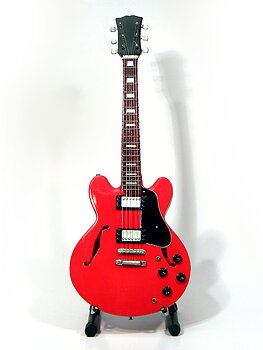 Minigitarr: Chuck Berry - Gibson Crossroads ES-335