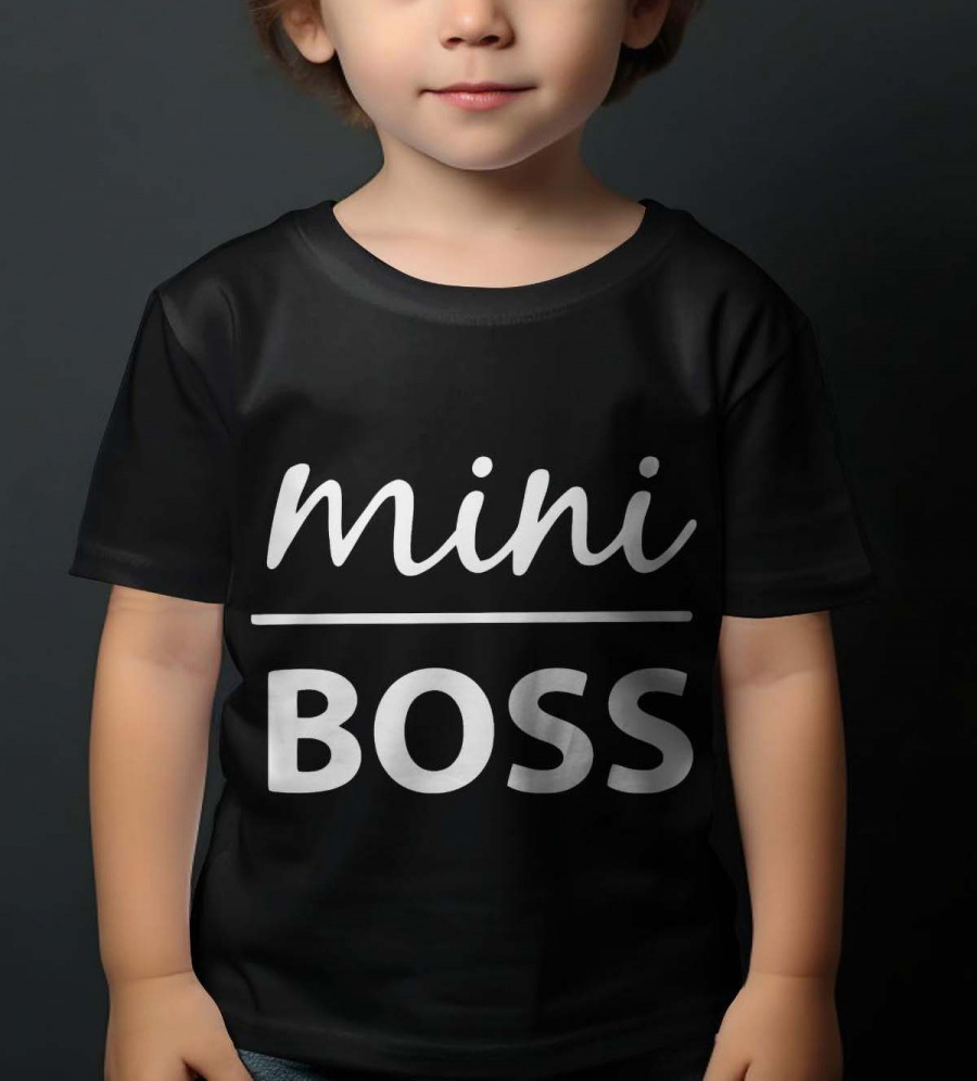 Barn t-shirt: "Mini Boss" - svart - storlek 7-8 år