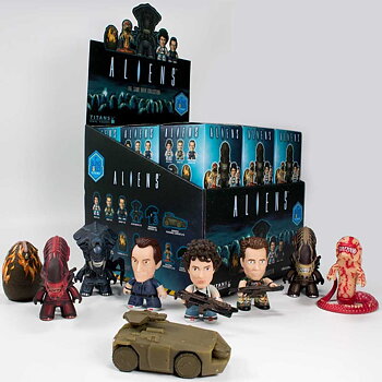 Aliens TITANS: 18 Piece Blind Box Collection (3")