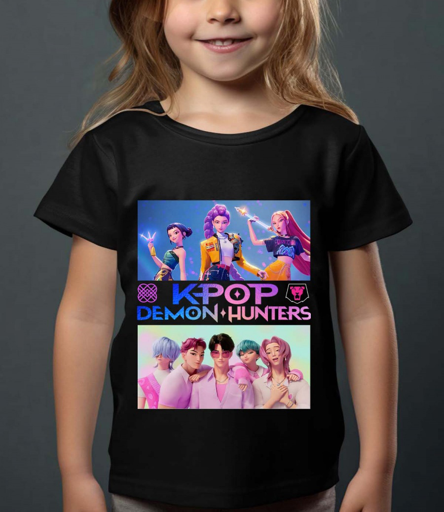 Huntrix Kpop Demon Hunters barn t-shirt: "Huntrix Girls & Saja Boys" - finns i flera färger - storlek 3-14 år - 2