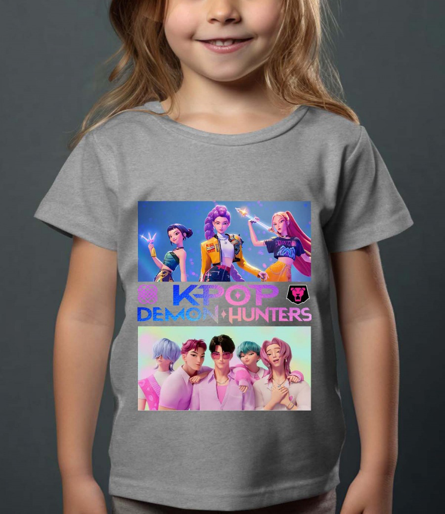 Huntrix Kpop Demon Hunters barn t-shirt: "Huntrix Girls & Saja Boys" - finns i flera färger - storlek 3-14 år - 3