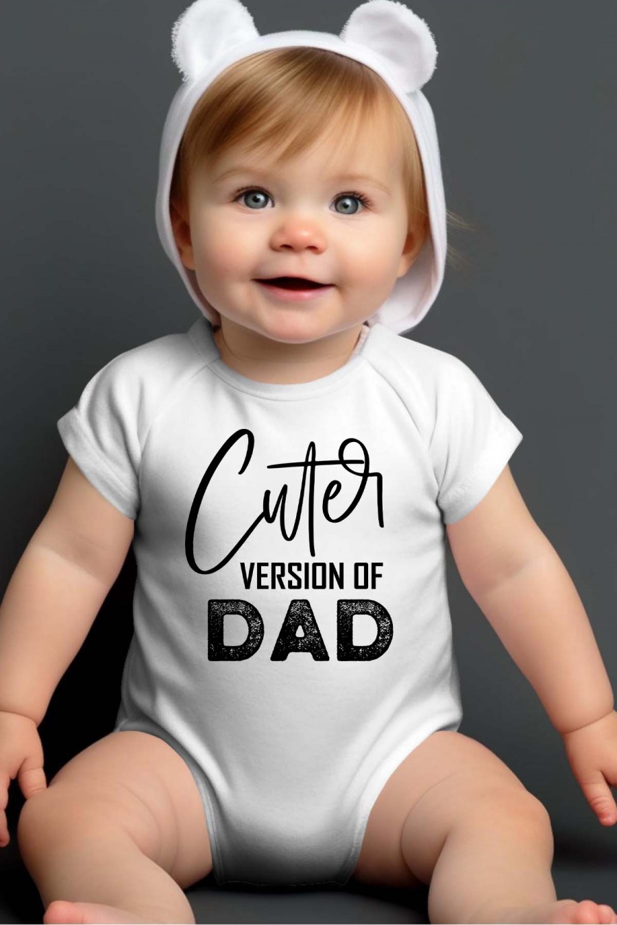 Baby body: "Cuter Version" - vit - storlek 12-24 månader