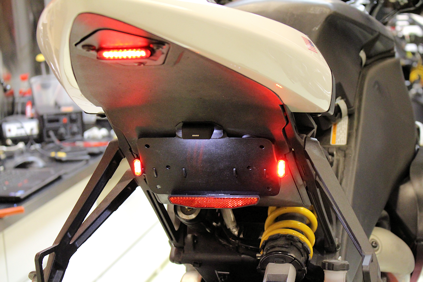 EBR 1190 RX / SX, Tail Tidy Kit 3 Undertail mounted with plate light, taillights & blinkers - 2